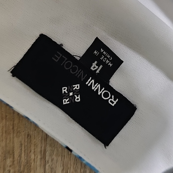 Ronni Nicole Blue and White Abstract Patterned Stretchy Maxi Dress Size 14 - Picture 9 of 10